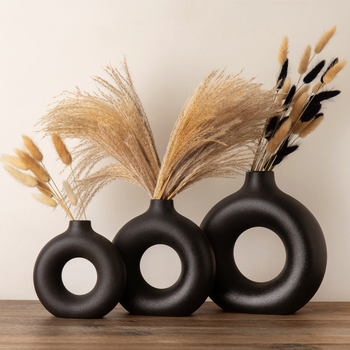Black Vase for Pampas Grass, Black Vases Home Decor, Black Ceramic Vase, Black Round Vase, Black Room Decor, Clay Vase Black, Black Donut Vase Modern Decor, 7.5" Tall